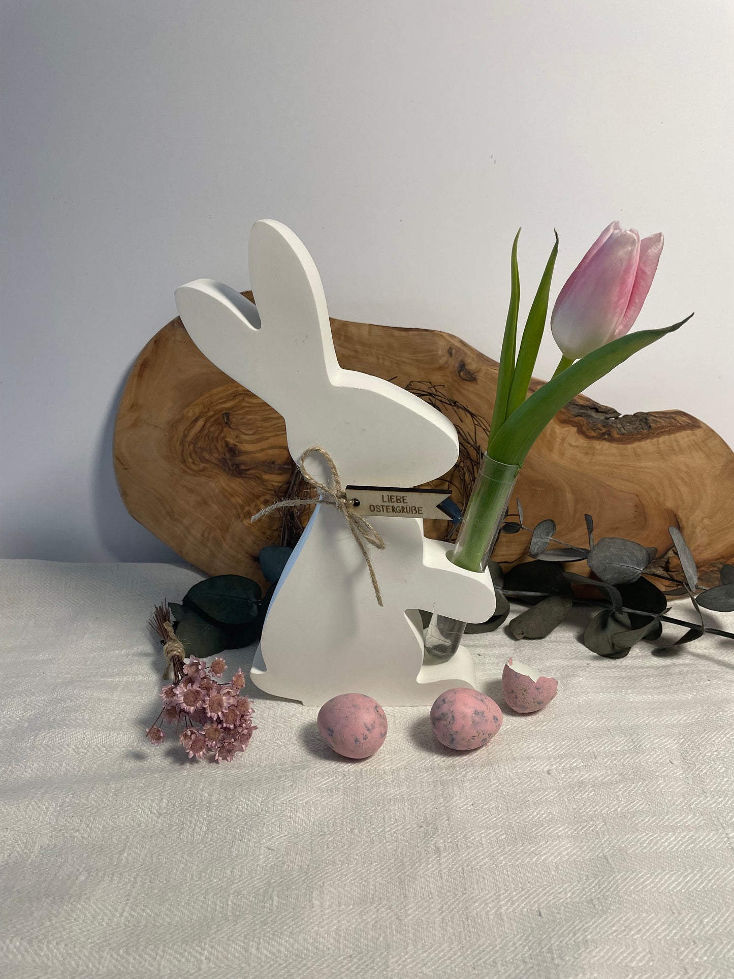 Osterhase 21,5 cm hoch für eine kleine Frischblume oder Trockenblümchen